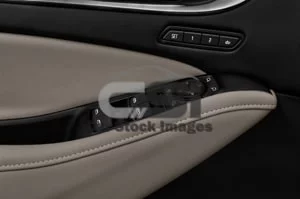 2021 Buick Enclave Premium 5 Door SUV Door controls