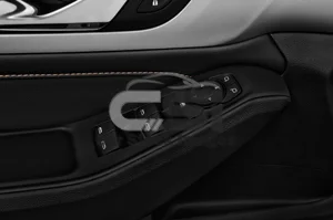 2021 Chevrolet Traverse LS 5 Door SUV Door controls