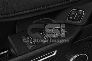 2021 Ford Expedition XLT 5 Door SUV Door controls