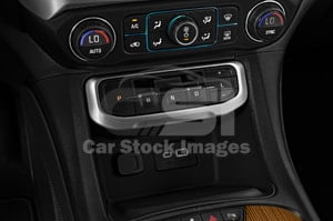 2021 GMC Acadia SLE 5 Door SUV Gear shift