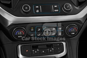 2021 GMC Acadia SLE 5 Door SUV Climate control