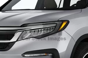 2021 Honda Pilot Touring 4 Door SUV Head light