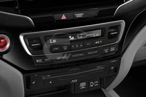 2021 Honda Pilot Touring 4 Door SUV Climate control