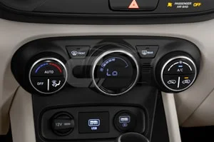 2021 Hyundai Venue Denim 5 Door SUV Climate control