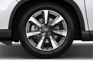 2024 Honda Pilot Touring 5 Door SUV wheelcap